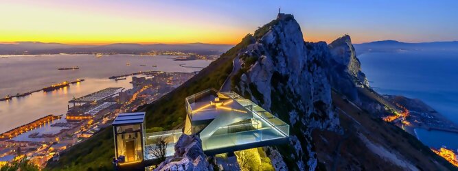Trip Ibiza Reisetipps - Ein ehemaliger militärischer Aussichtspunkt, der in eine hochmoderne Glasplattform und einen Gehweg umgewandelt wurde, der einen unvergleichlichen Blick über das Mittelmeer bietet. Ein ununterbrochener 360º-Panorama-Aussichtspunkt, der so spektakulär ist wie nirgendwo sonst auf der Welt. Betreten Sie die 360-Grad-Umgebung und bekommen Sie ein Gefühl für die Freiheit und die Heiterkeit, die Sie beim Skywalk erleben werden. Die Militärgeschichte Gibraltars während des Zweiten Weltkriegs veranschaulicht Gibraltars Position als britische Festung seit dem frühen 18. Während des Zweiten Weltkriegs spielte Gibraltar eine wichtige Rolle sowohl im Atlantic Theatre als auch im Mediterranean Theatre und kontrollierte praktisch den gesamten Seeverkehr in und aus dem Mittelmeer vom Atlantischen Ozean.